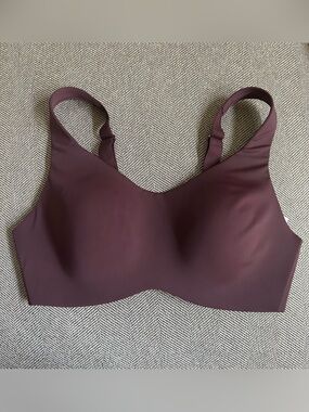 NWT Athleta Stride Lite Wireless Scoop Bra in Plum Mauve - Size 36D
